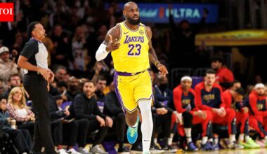 “Still got flight” - LeBron James’ unbelievable dunk skill against Sacramento Kings sends fans into frenzy | NBA News