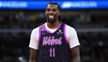 Reid scores 33 points, T-Wolves rout Bulls 136-101 after Chicago loses White, Giddey to injuries