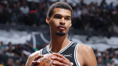 Is Victor Wembanyama playing tonight vs the New York Knicks? Latest update on the San Antonio Spurs star's injury report (December 31, 2025)