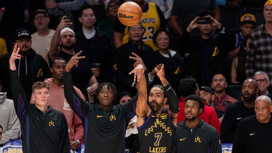 Lakers Gabe Vincent out at least one week with back tightness