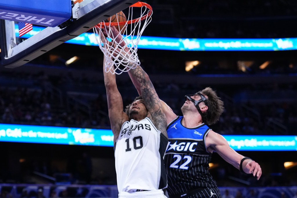 Orlando Magic outlasted by Spurs