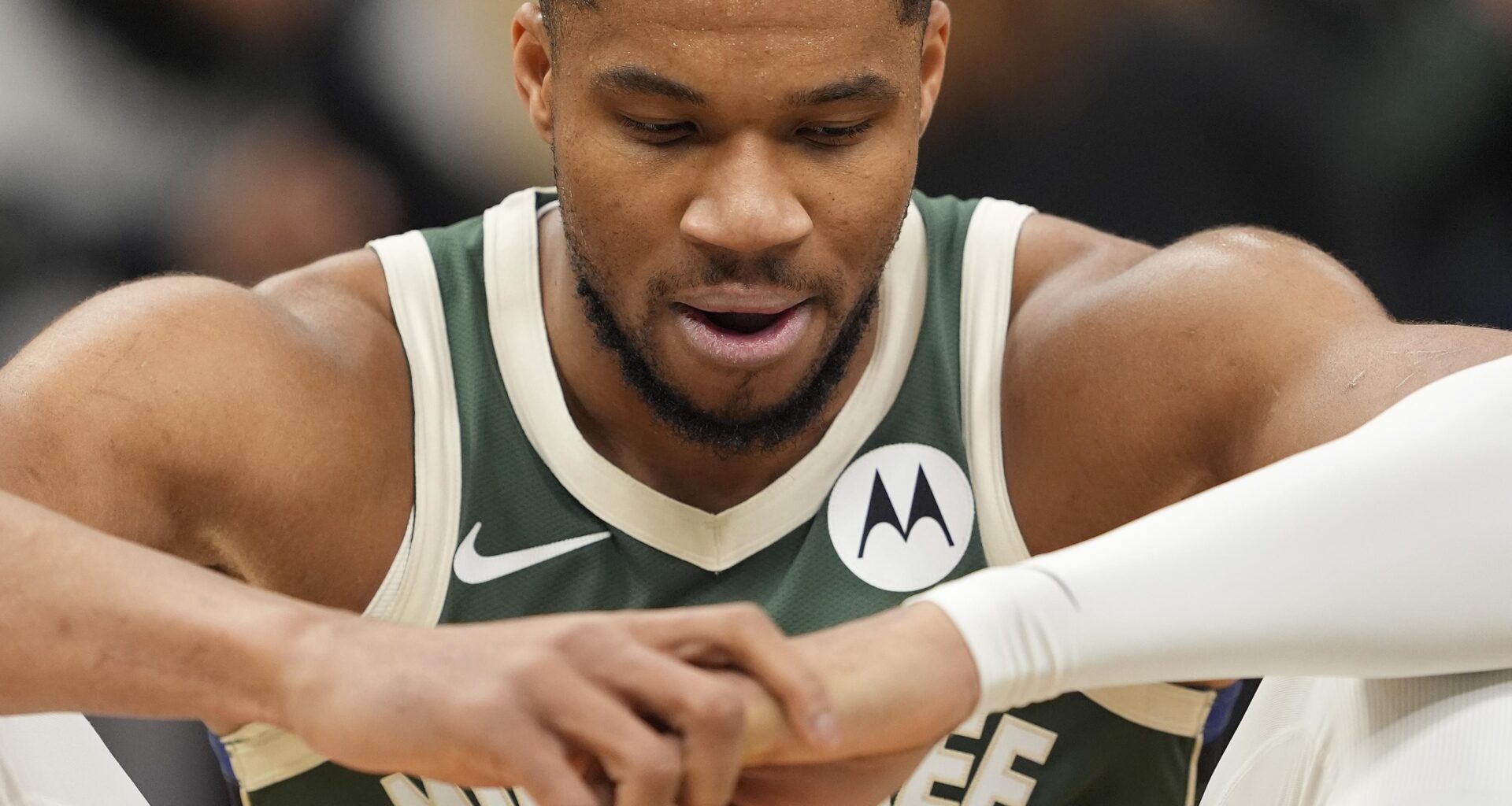 NBA Exec Suggests Bucks' Plans for Giannis to Be 'Exact Opposite' of Mavs Trading Luka