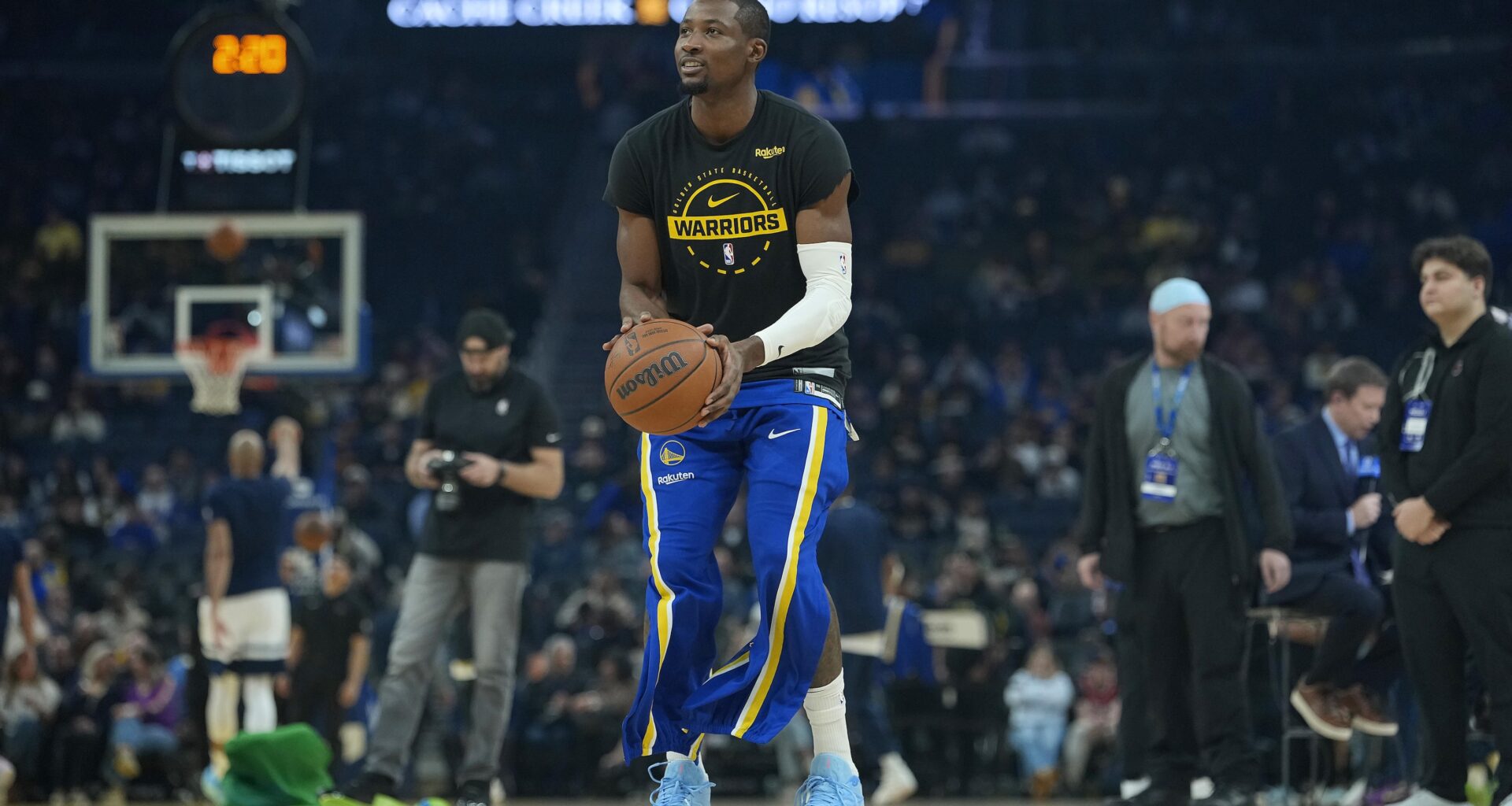 Jonathan Kuminga's Trade Value Discussed by NBA Execs Amid Warriors Rumors, Benching