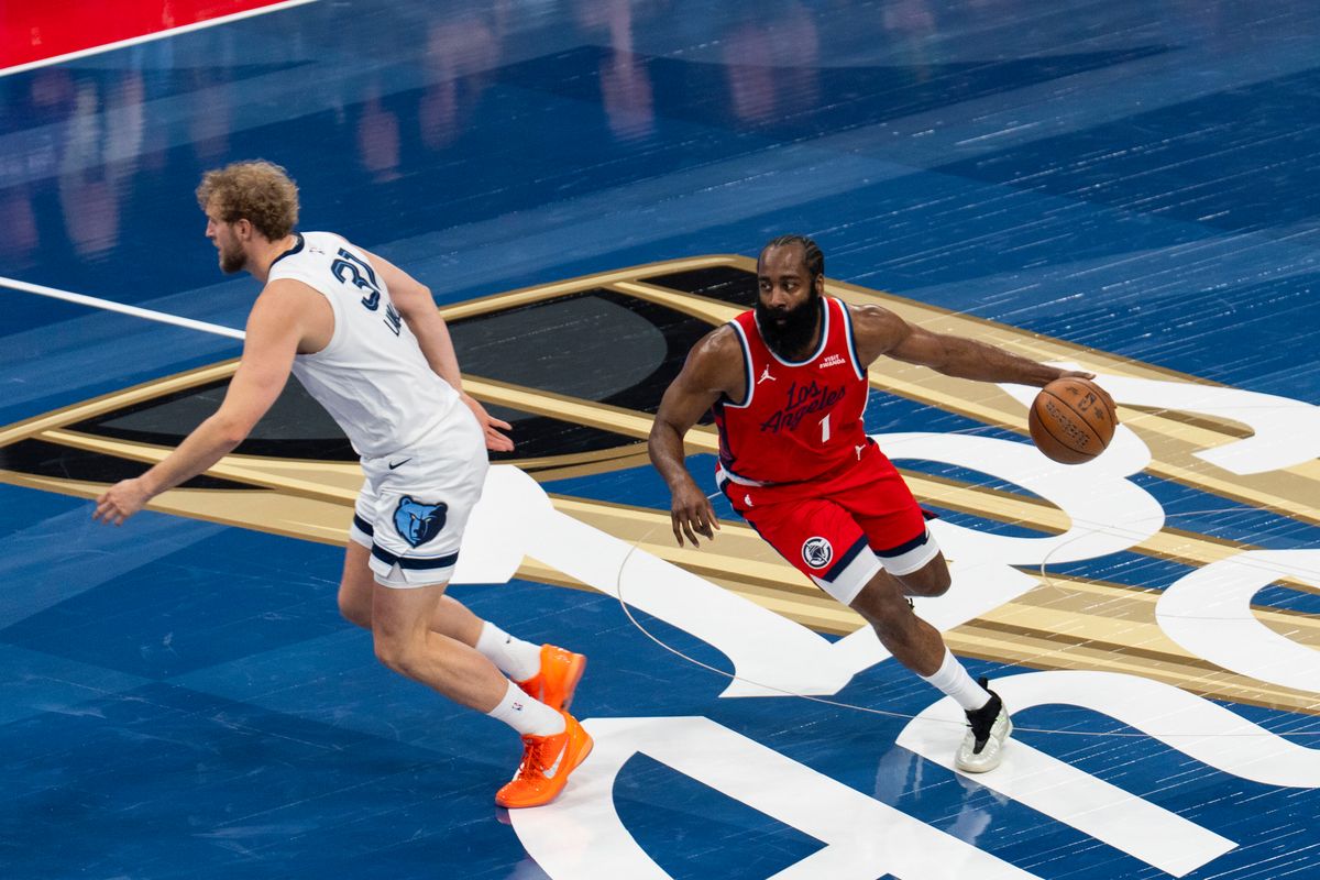 Los Angeles Clippers guard James Harden (1) loses his defender during an NBA basketball game against the Memphis Grizzlies, Friday November 28th, 2025 in Los Angeles, California.