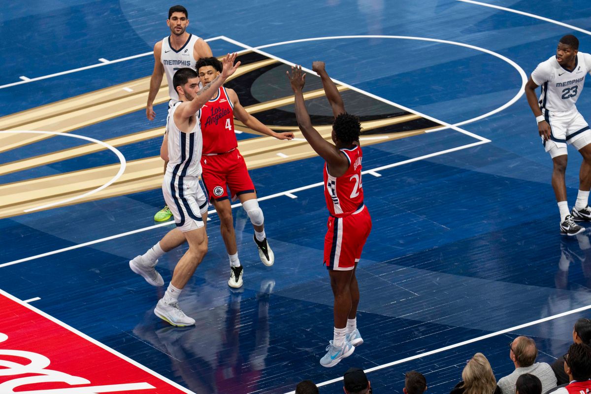 Los Angeles Clippers forward Kobe Brown (24) makes a corner three during an NBA basketball game against the Memphis Grizzlies, Friday November 28th, 2025 in Los Angeles, California.