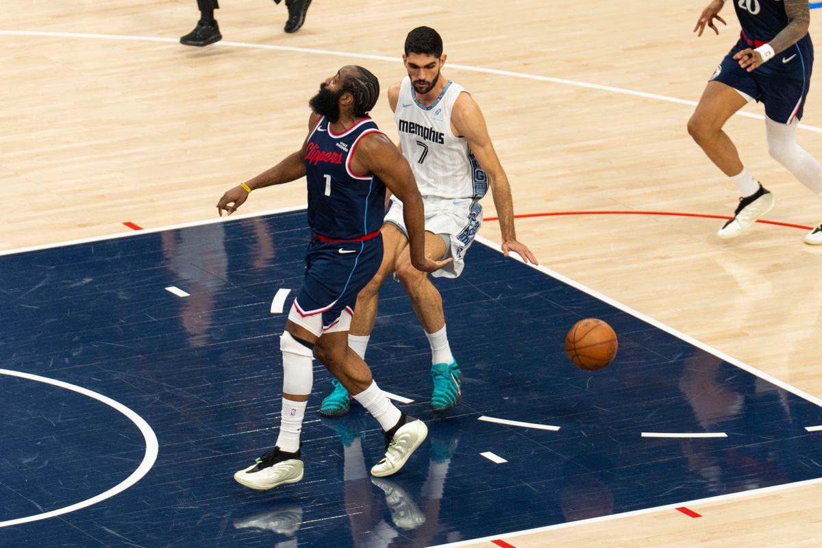 Los Angeles Clippers guard James Harden (1) with a behind the back pass during an NBA basketball game against the Memphis Grizzlies, Monday December 15th, 2025 in Los Angeles, California. Los Angeles Clippers guard James Harden (1) with a behind the back pass during an NBA basketball game against the Memphis Grizzlies, Monday December 15th, 2025 in Los Angeles, California.