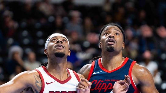 The Sioux Falls Skyforce defeat the San Diego Clippers, 101-98, at Frontwave Arena