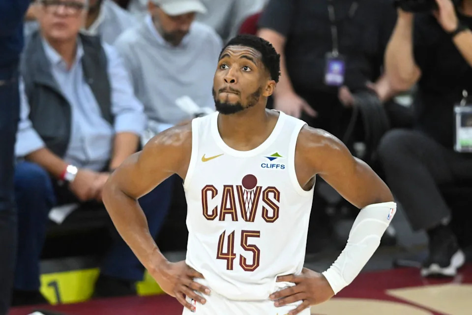 Cleveland Cavaliers guard Donovan Mitchell (45)© David Richard-Imagn Images