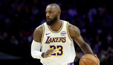 LeBron turns back clock as Lakers edge 76ers in Philly thriller