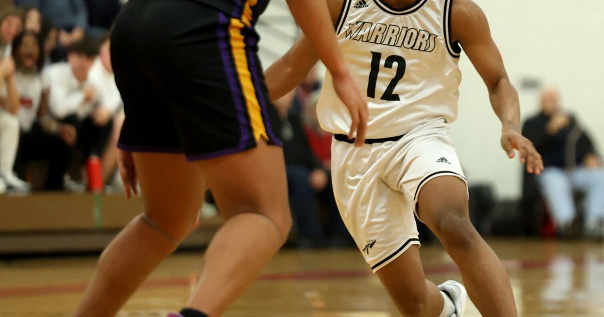 Seniors give Warwick a spark off the bench to avoid boys basketball upset against Lancaster Catholic | Boys' basketball