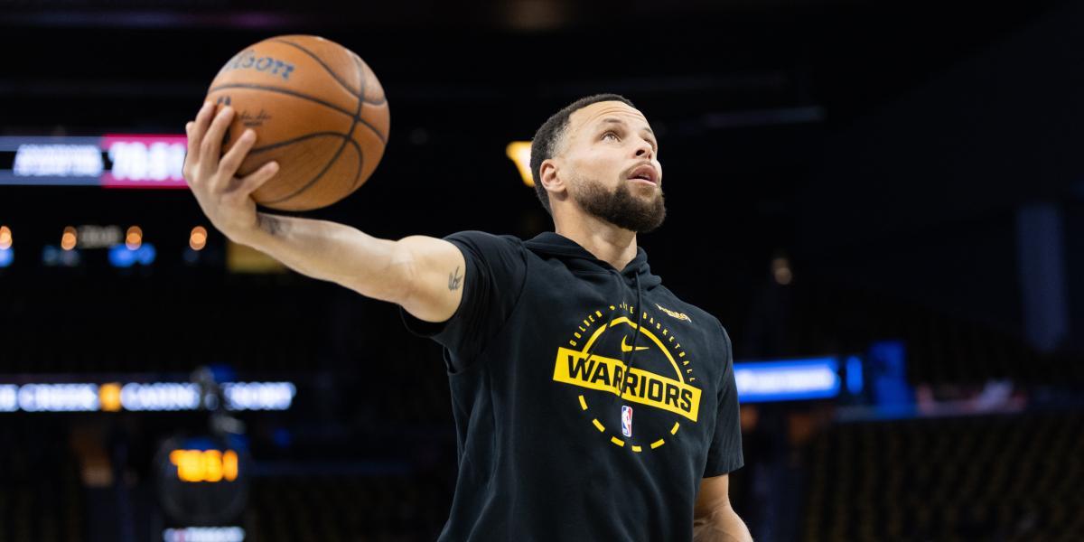 Stephen Curry makes his return