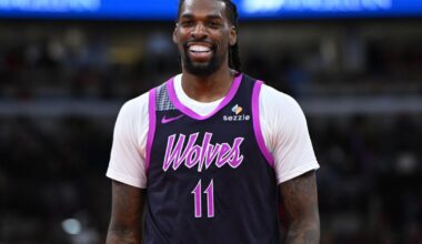 Reid scores 33 points, T-Wolves rout Bulls 136-101 after Chicago loses White, Giddey to injuries | National Sports