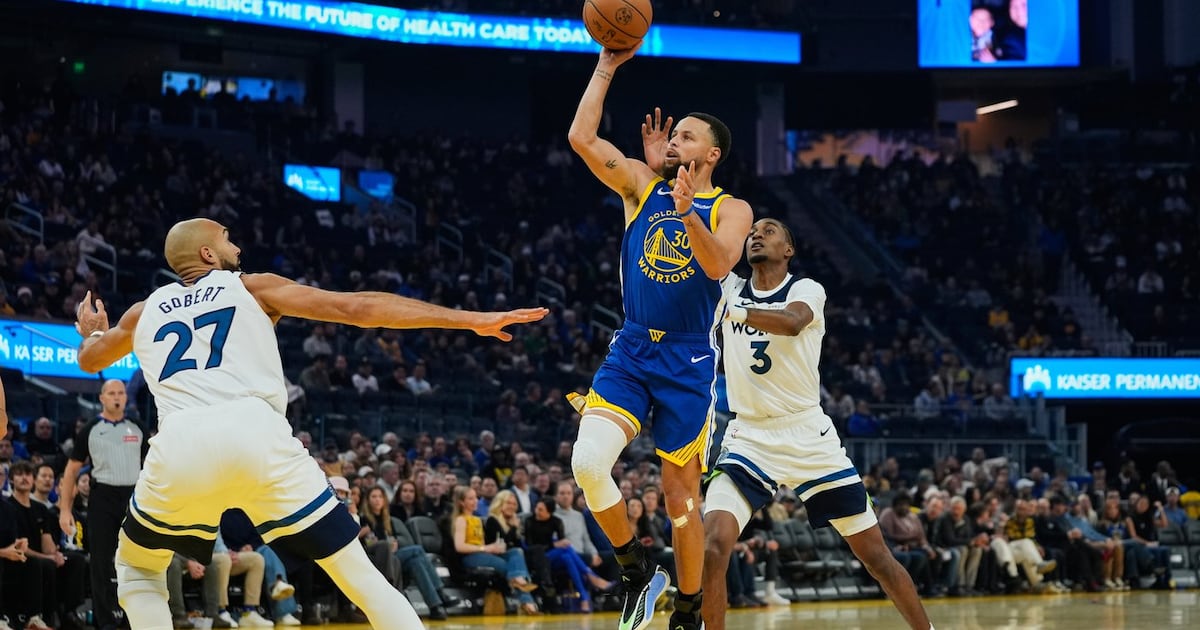 Stephen Curry scores 39 in return but Minnesota Timberwolves top Golden State Warriors without Anthony Edwards