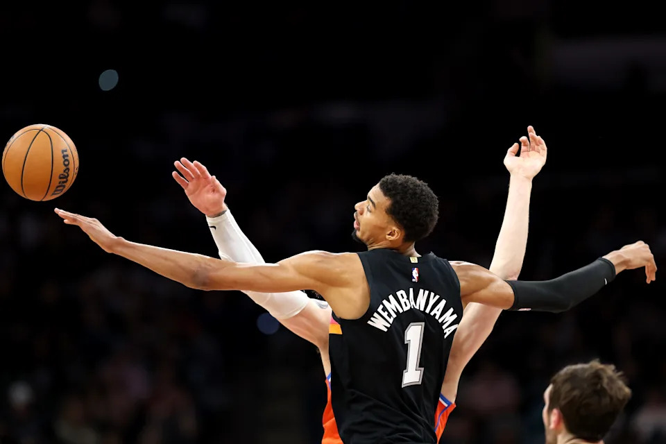 SAN ANTONIO, TEXAS - DECEMBER 23: Victor Wembanyama #1 of the San Antonio Spurs battles for possession during the second quarter of the game against Chet Holmgren #7 of the Oklahoma City Thunder at Frost Bank Center on December 23, 2025 in San Antonio, Texas. (Photo by Kenneth Richmond/Getty Images)