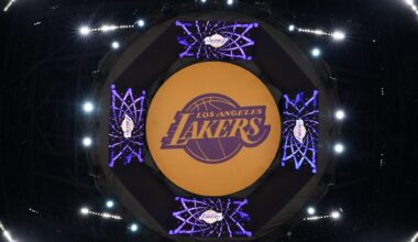 Writer proposes needle-moving Lakers trade with Clippers