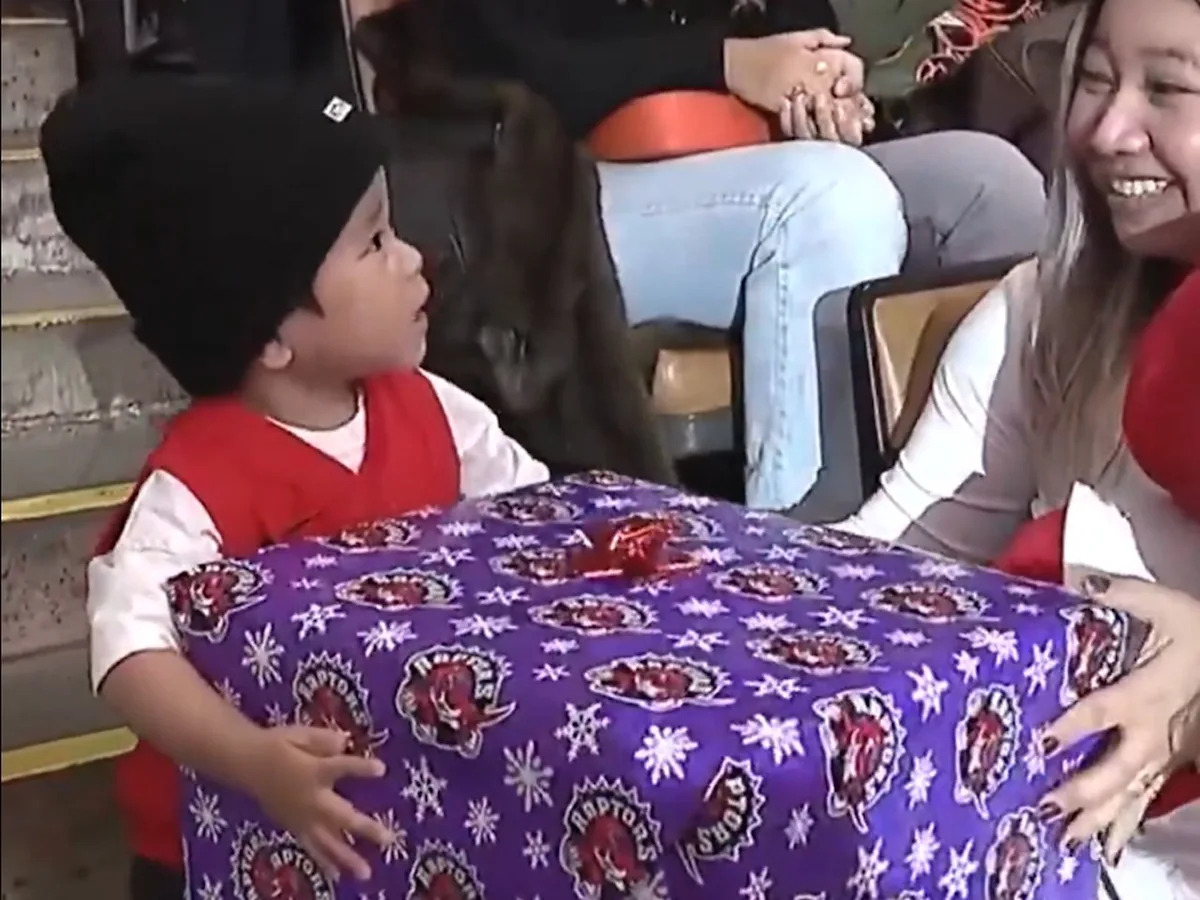 Toronto Raptors' viral Dancing Kid steals spotlight again at Scotiabank Arena