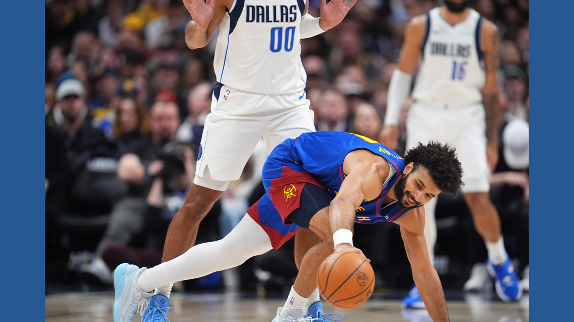 Nuggets' Murray sprains right ankle in 131-121 loss to Mavericks
