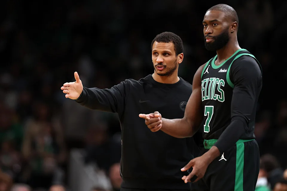 BOSTON, MASSACHUSETTS - NOVEMBER 16: Jaylen Brown #7 of the Boston Celtics talks with head coach Joe Mazzulla during the second half against the LA Clippers at TD Garden on November 16, 2025 in Boston, Massachusetts. The Celtics defeat the Clippers 121-118. NOTE TO USER: User expressly acknowledges and agrees that, by downloading and or using this photograph, user is consenting to the terms and conditions of the Getty Images License Agreement. (Photo by Maddie Meyer/Getty Images)
