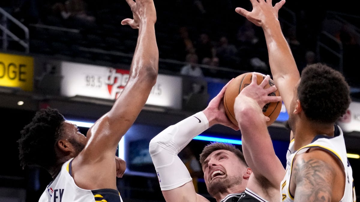 Pacers sign Micah Potter, waive Garrison Mathews due to center injuries