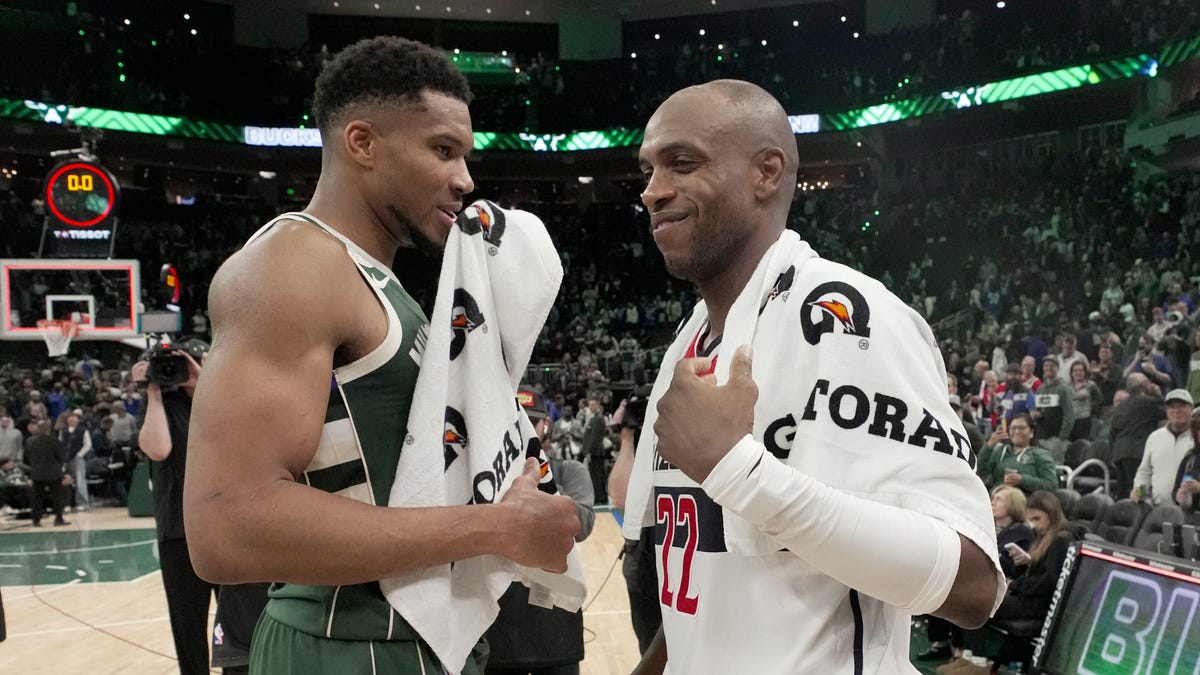 Bucks lead Wizards 94-91 after third quarter