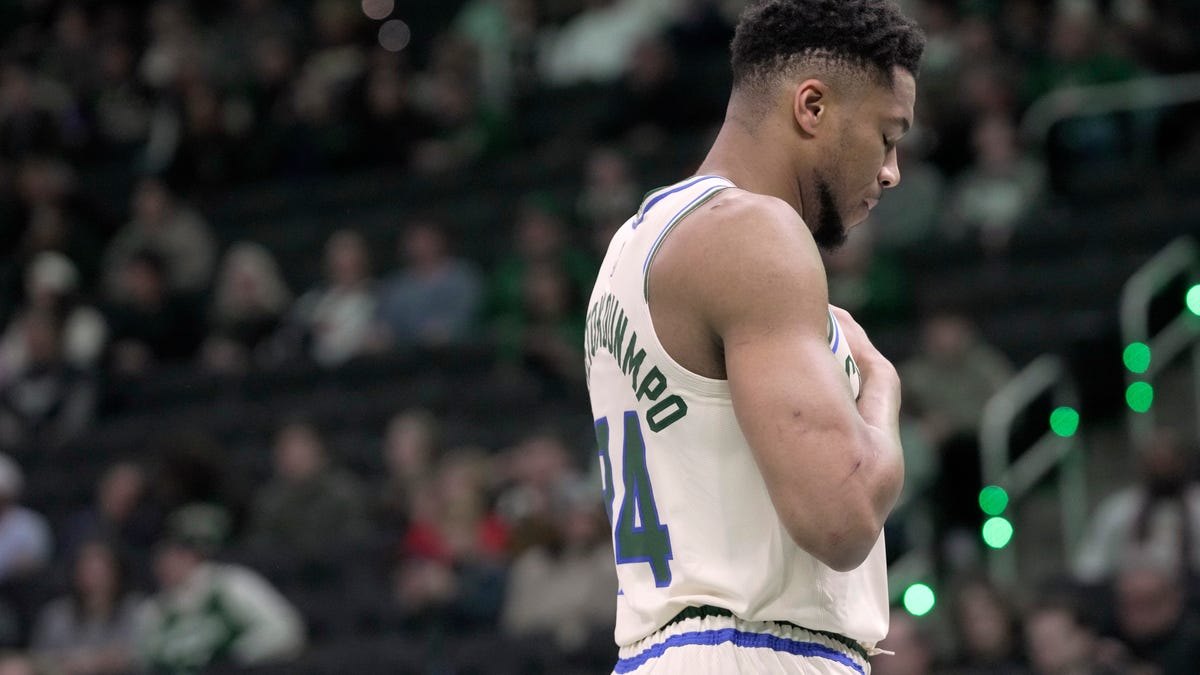 Giannis focused on Bucks, explains social media moves, reporter says