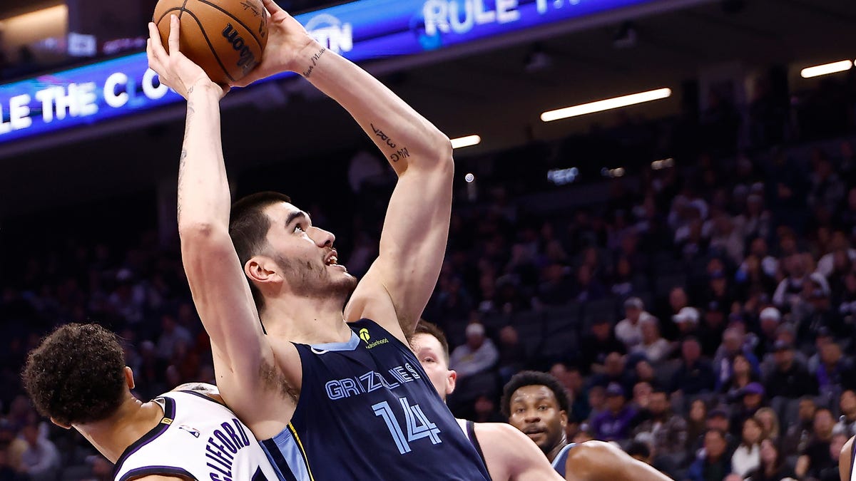 How many points did Zach Edey score? Grizzlies vs Kings box score
