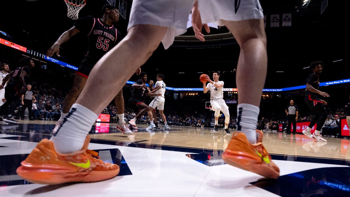 Photos: Saint Francis Red Flash at Xavier Musketeers - Cincinnati Enquirer