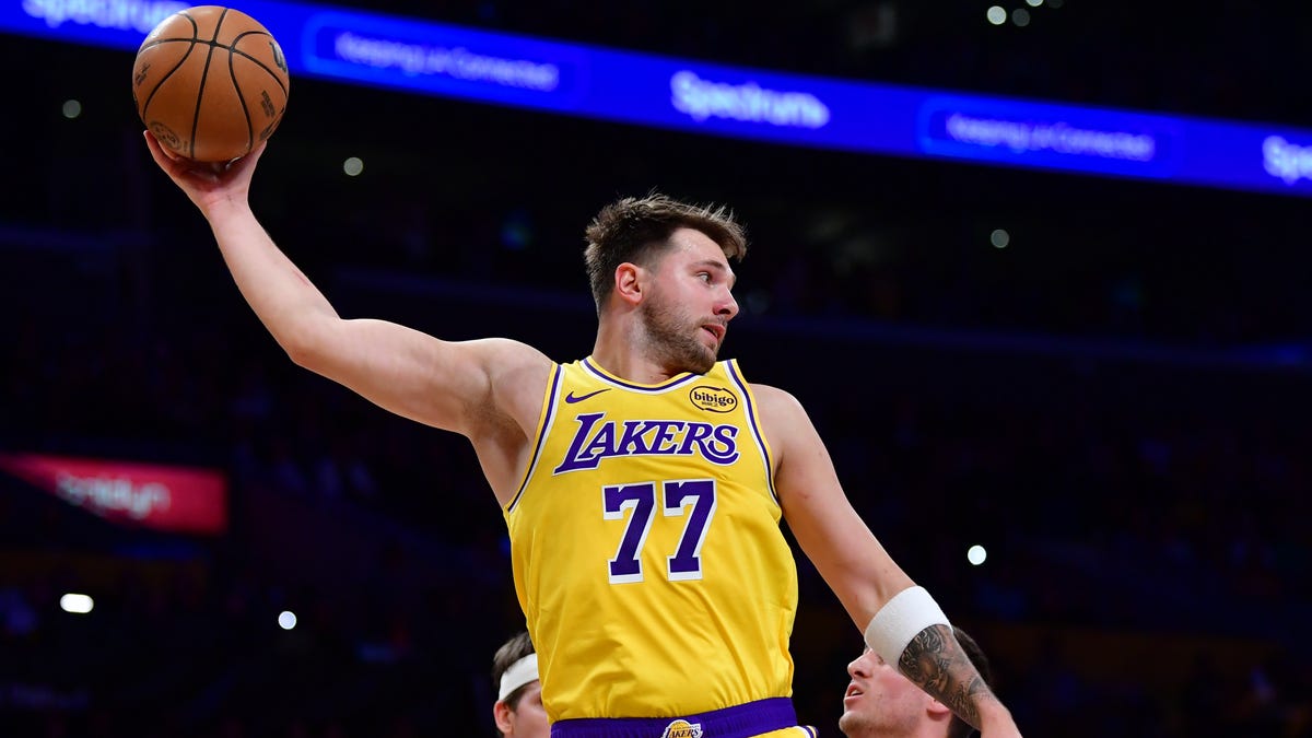 Suns-Lakers live updates as Grayson Allen late scratch with illness