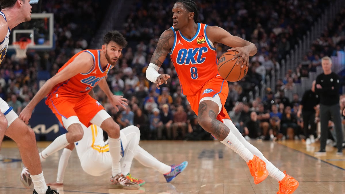 Best images from Thunder's 124-112 win over Warriors