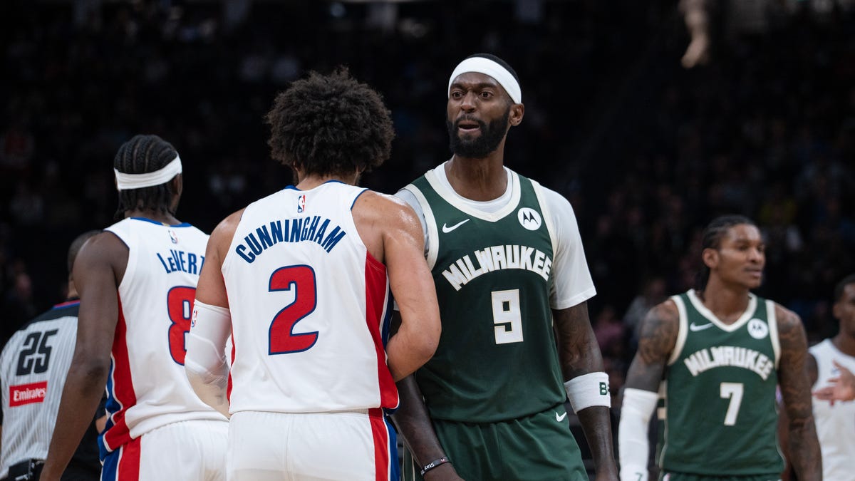Pistons lead Bucks 29-22 after first quarter
