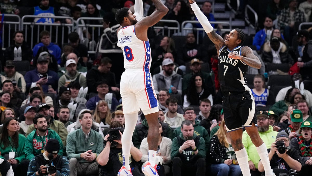 Sixers build big lead, cruise to road win over Bucks