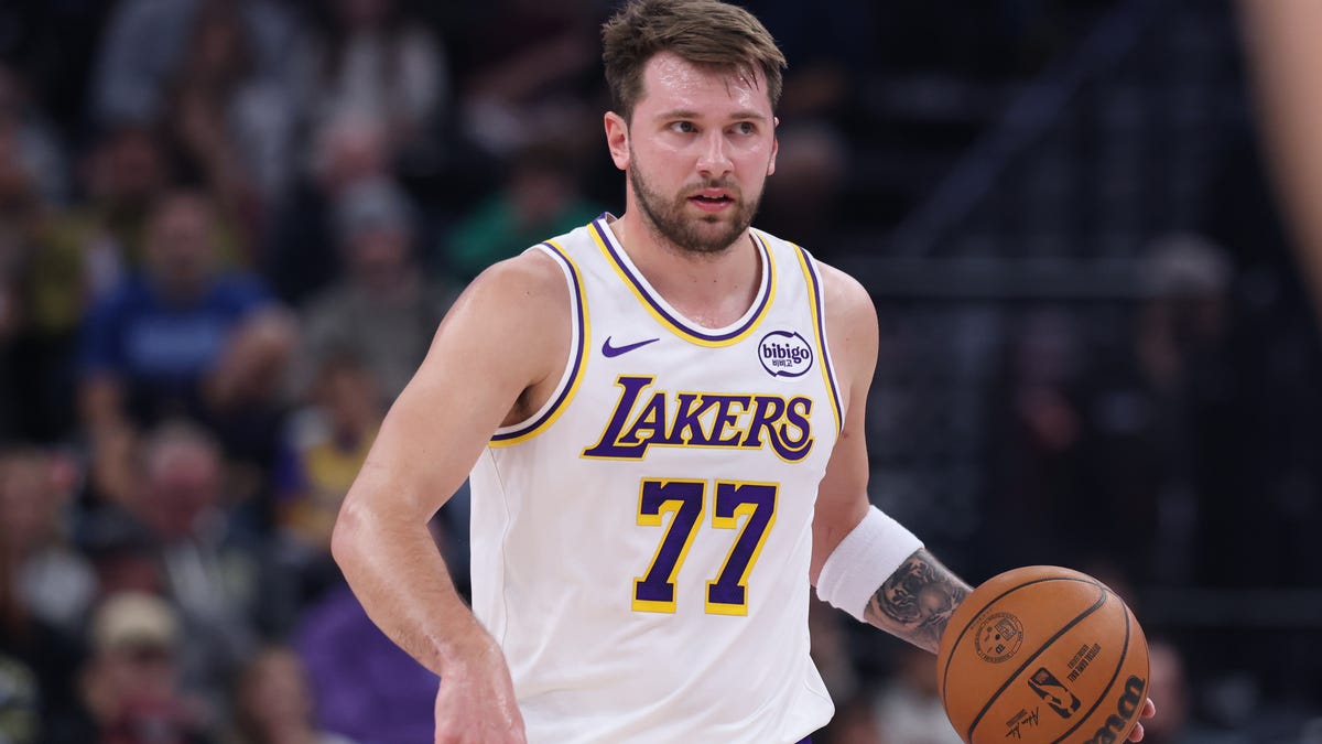 Injury report for Luka Doncic, Lakers before Sunday's game vs 76ers