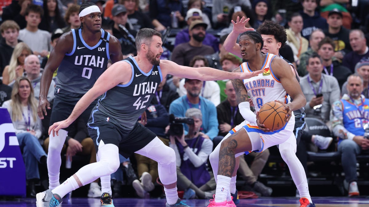 Best images from Thunder's 131-101 win over Jazz