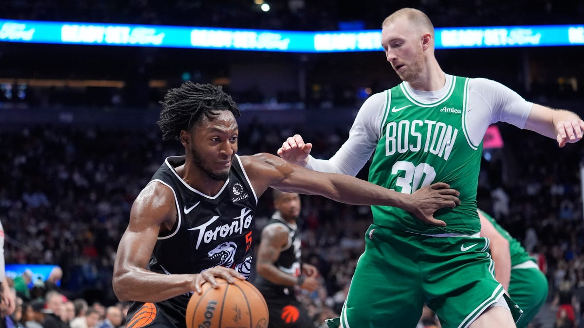 Celtics fend off late push from Raps, win 121-113 on the road (PHOTOS)