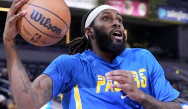 Pacers center evaluated for head injury