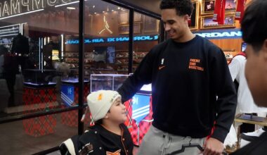 'It means a lot.' Phoenix Suns enjoy holiday shopping spree for youth