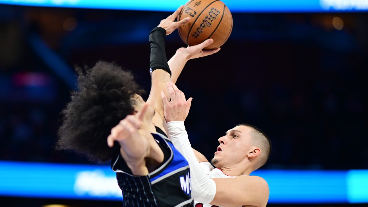 Full injury report, streaming, odds for Dec. 15