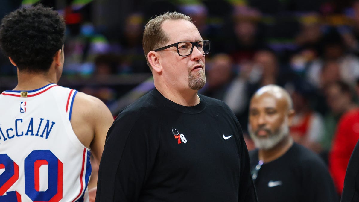 Official NBA referee Twitter account explains no-call in Sixers-Hawks