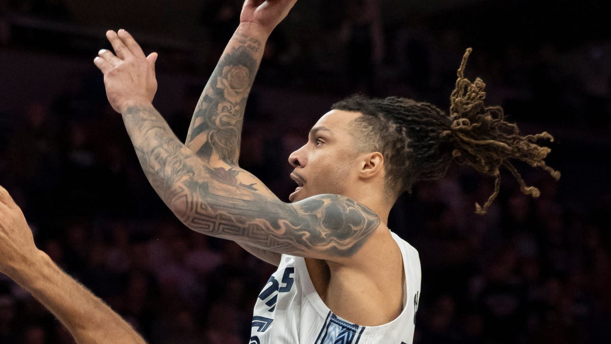 Grizzlies' forward exits vs. Wizards with calf injury