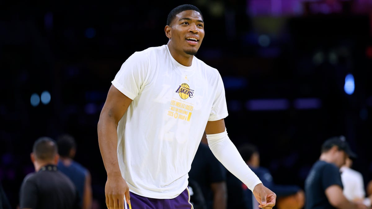 Lakers release injury report for Saturday's game versus Clippers