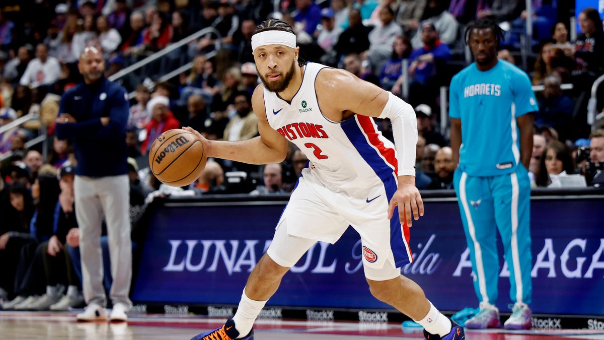 Detroit Pistons dominate fourth quarter to buzz Charlotte Hornets