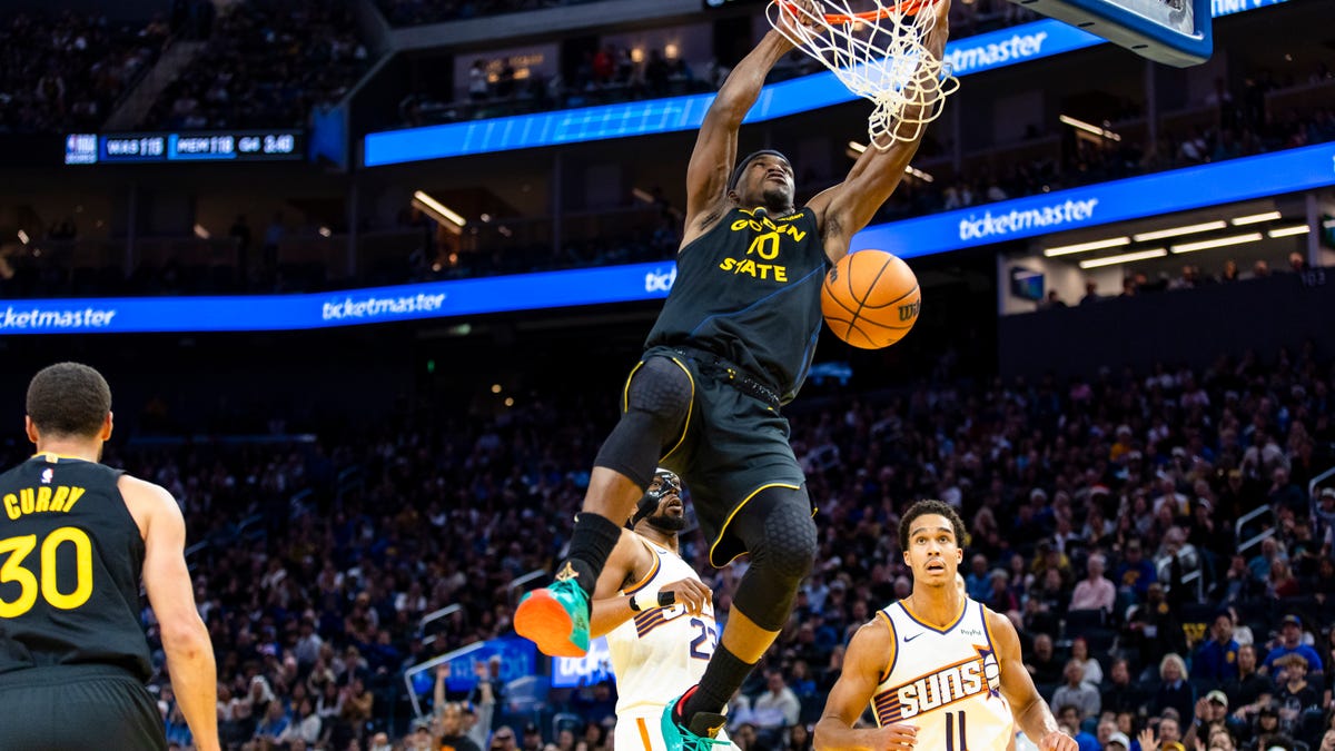 Warriors snap three-game slide with 119-116 win over Suns