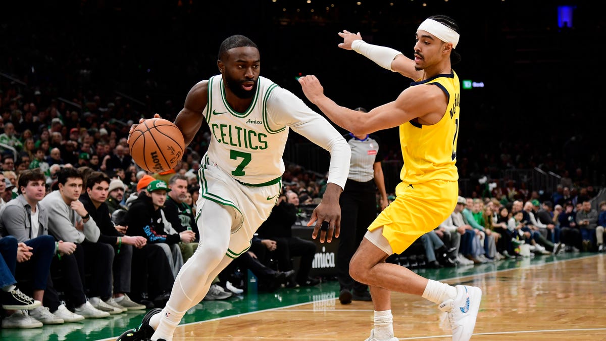 Indiana blows 20-point third-quarter lead in 103-95 loss