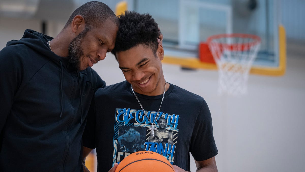 Ex-Phoenix Suns GM James Jones on journey with prep star son J.D.