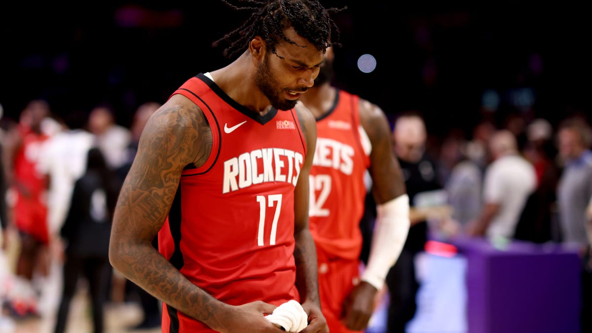 As starter, Tari Eason gives Rockets a spark