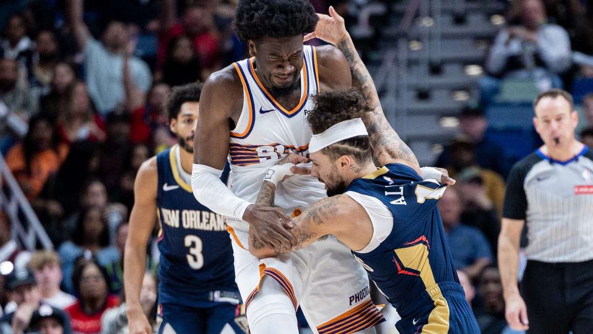 Two players ejected after Pelicans, Suns fight on court