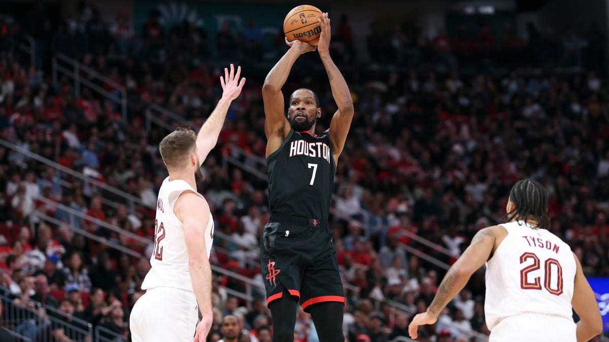 Kevin Durant leads Houston Rockets in rout of Cleveland Cavaliers