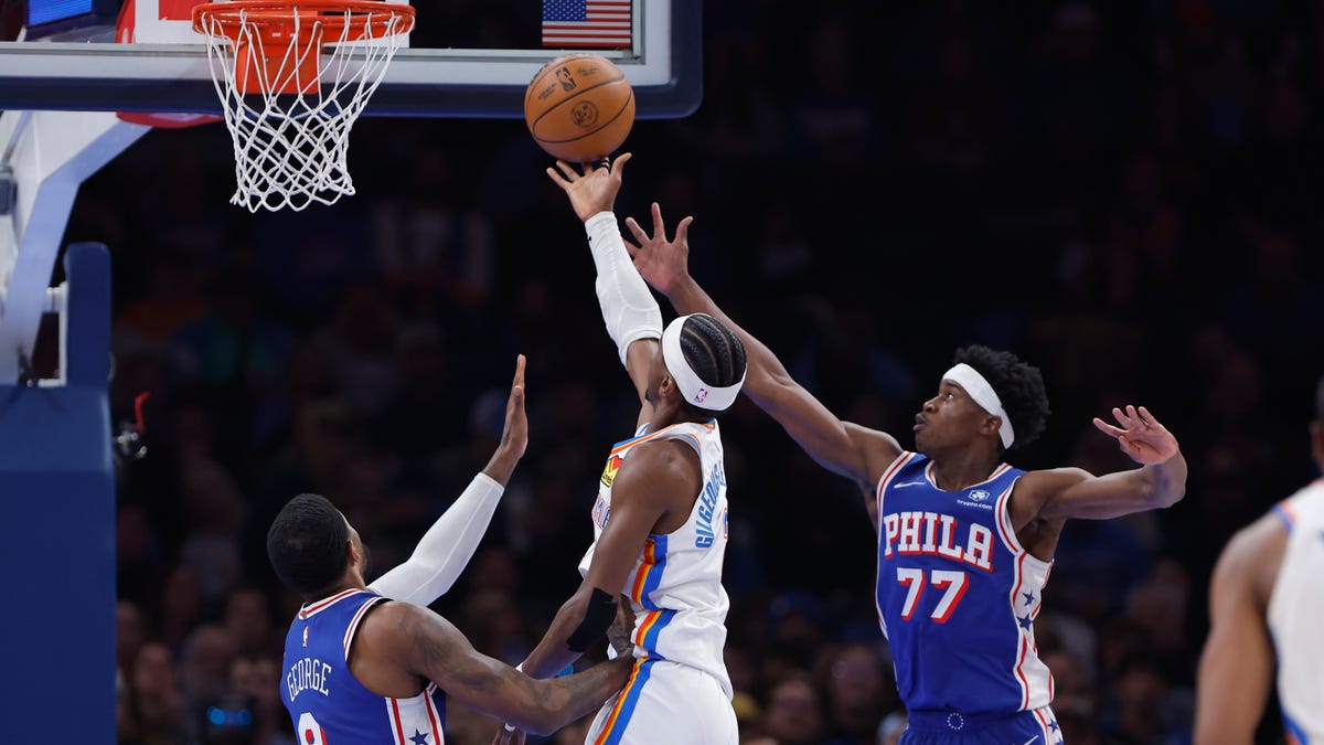Best images from Thunder's 129-104 win over Sixers