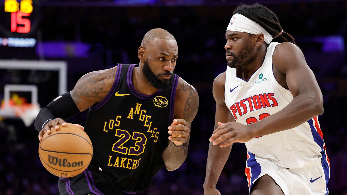LeBron James points, stats in Pistons vs Lakers birthday game