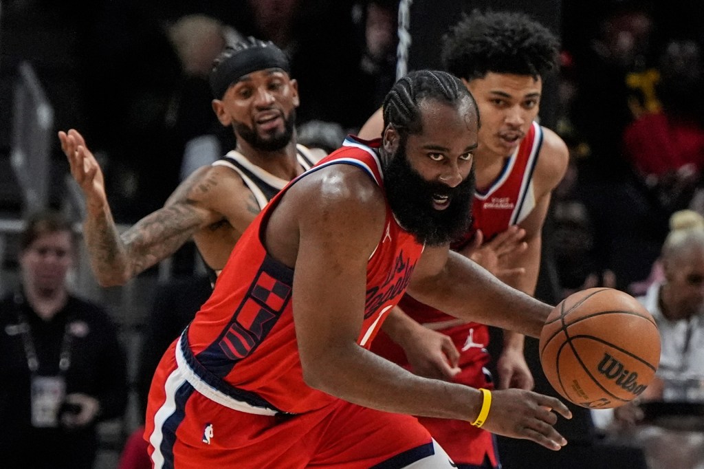 Clippers blow out Hawks, end 5-game skid after parting with Chris Paul – Orange County Register